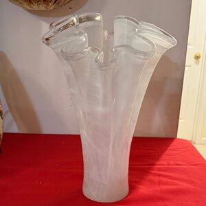 Italian Murano White Swirl Art Glass Vase.